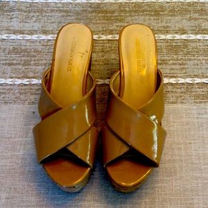 Nude patent leather platforms